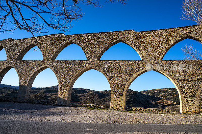 Santa Aqueduct Lucía arc in Morella at Maestrazgo Castellon西班牙